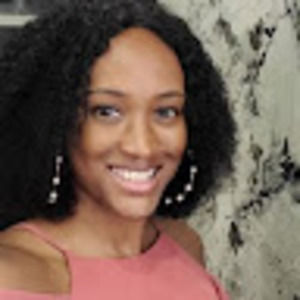 Meet your Posher, Akia